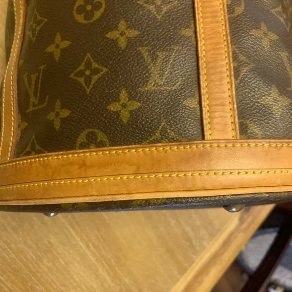 Louis Vuitton  Authentic Monogram GM Bucket Bag - Picture 14 of 14